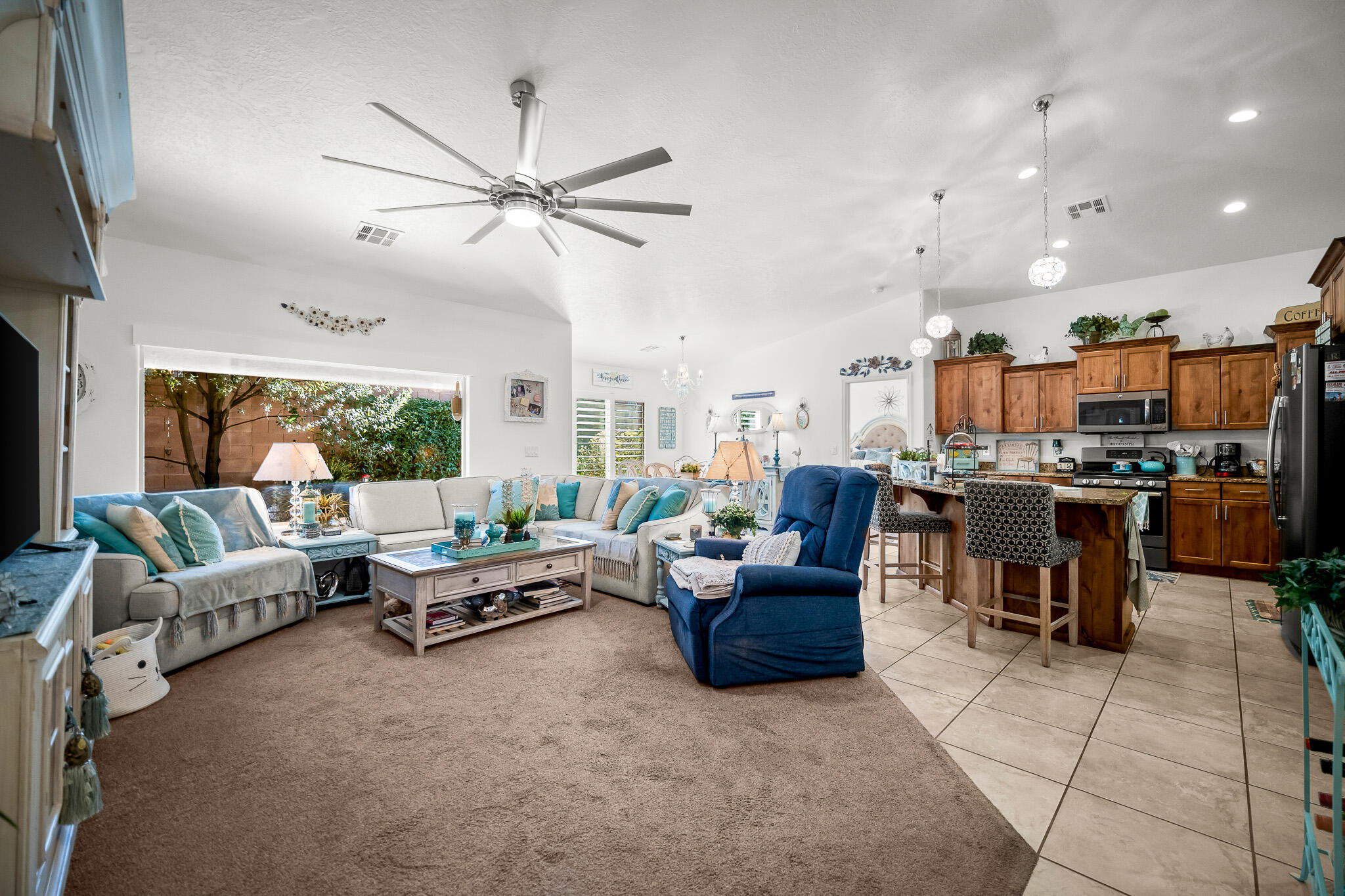 DESERT ROSE - Residential