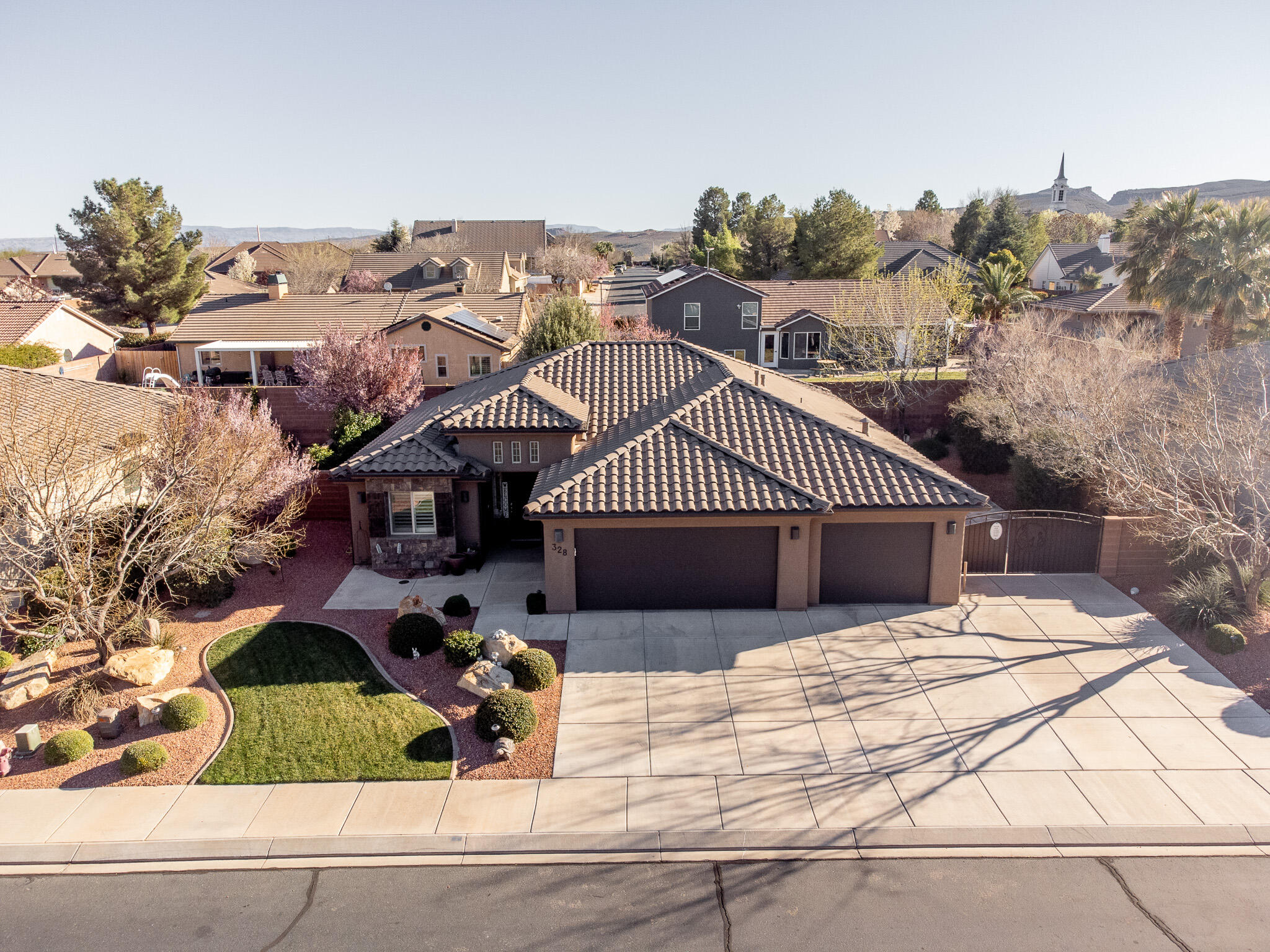 DESERT ROSE - Residential