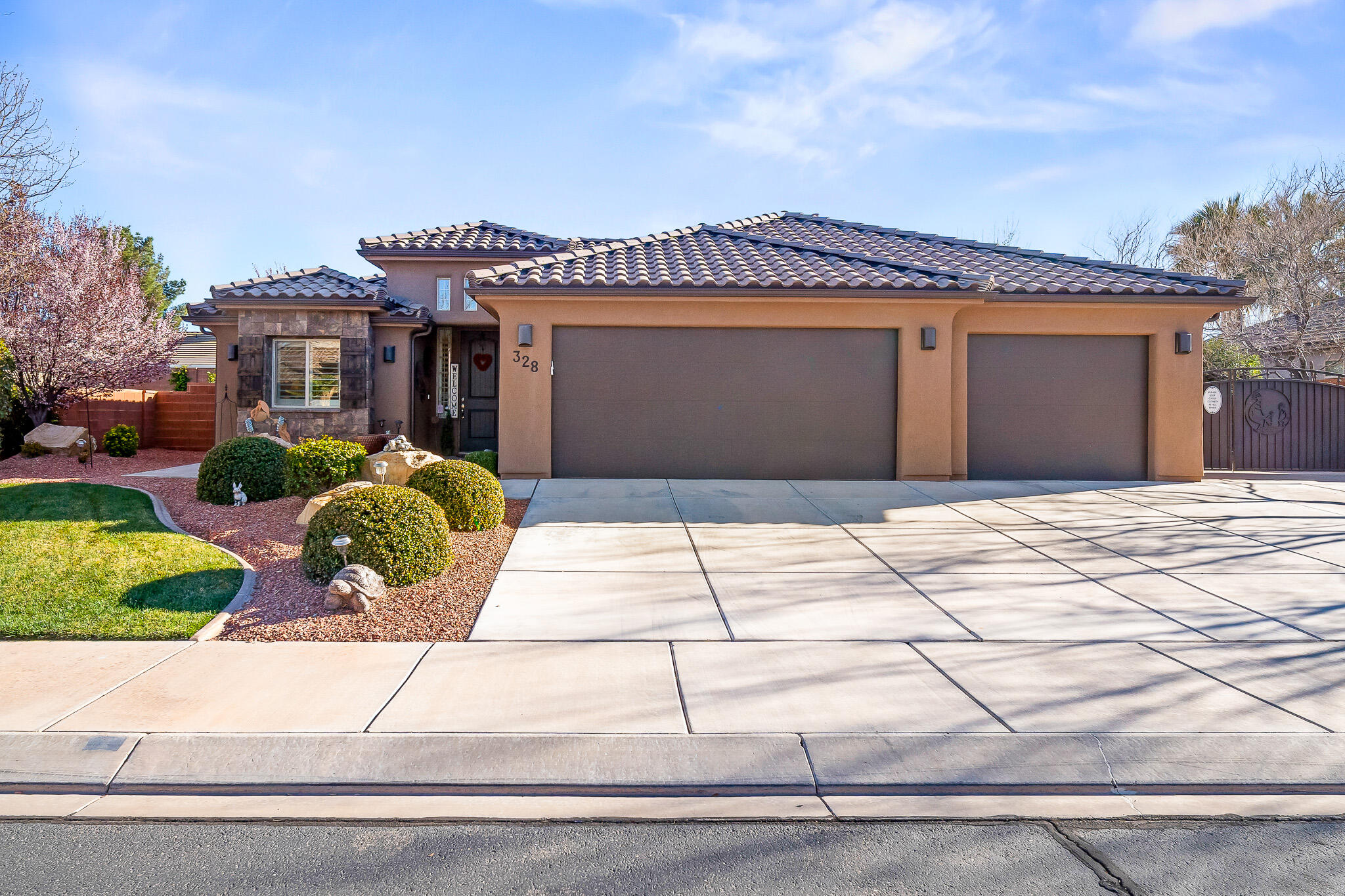 DESERT ROSE - Residential