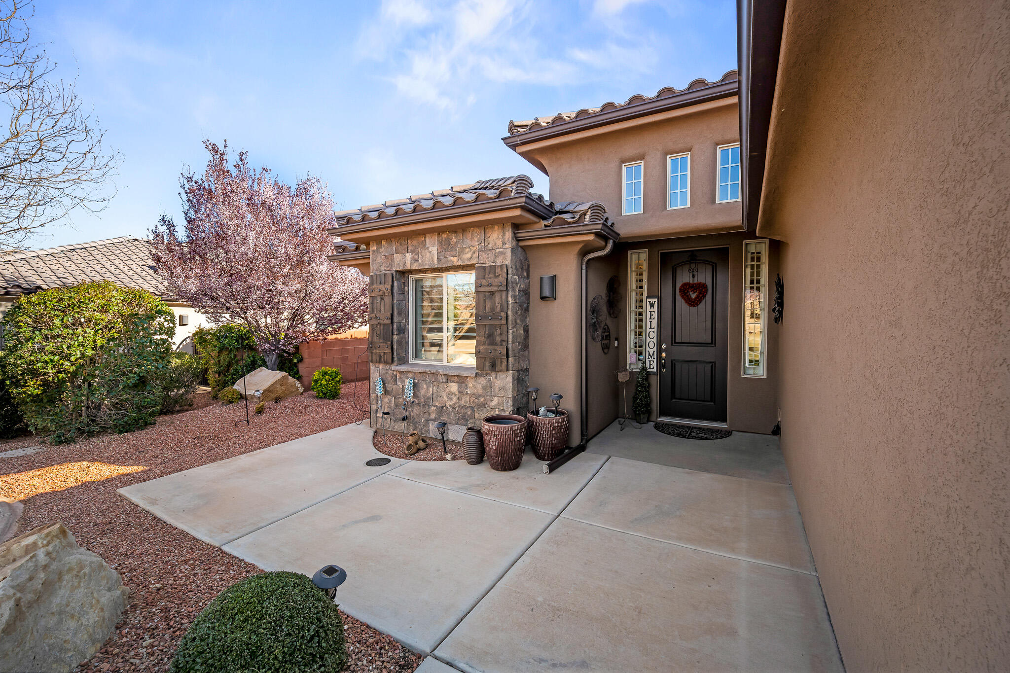 DESERT ROSE - Residential