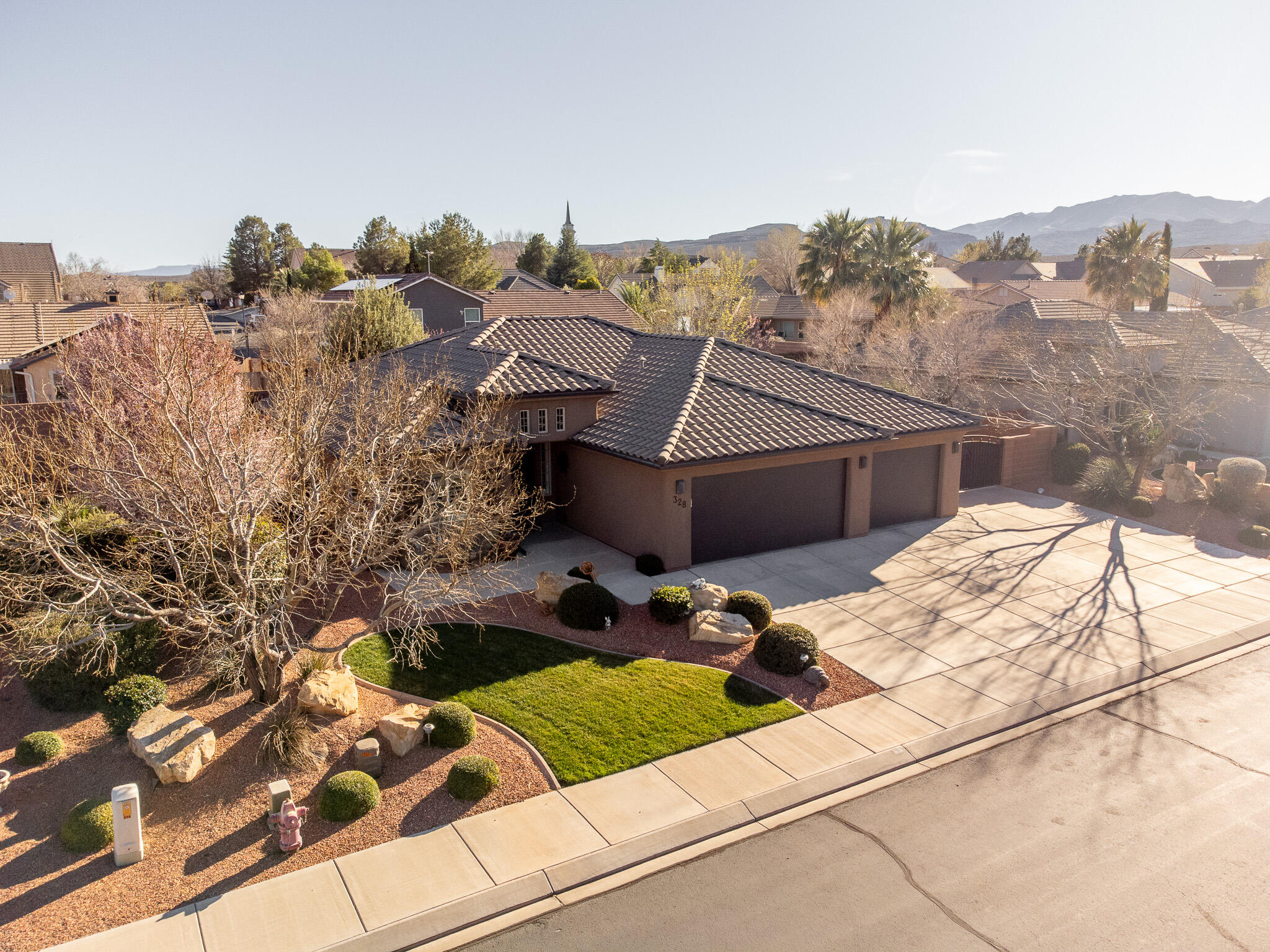 DESERT ROSE - Residential