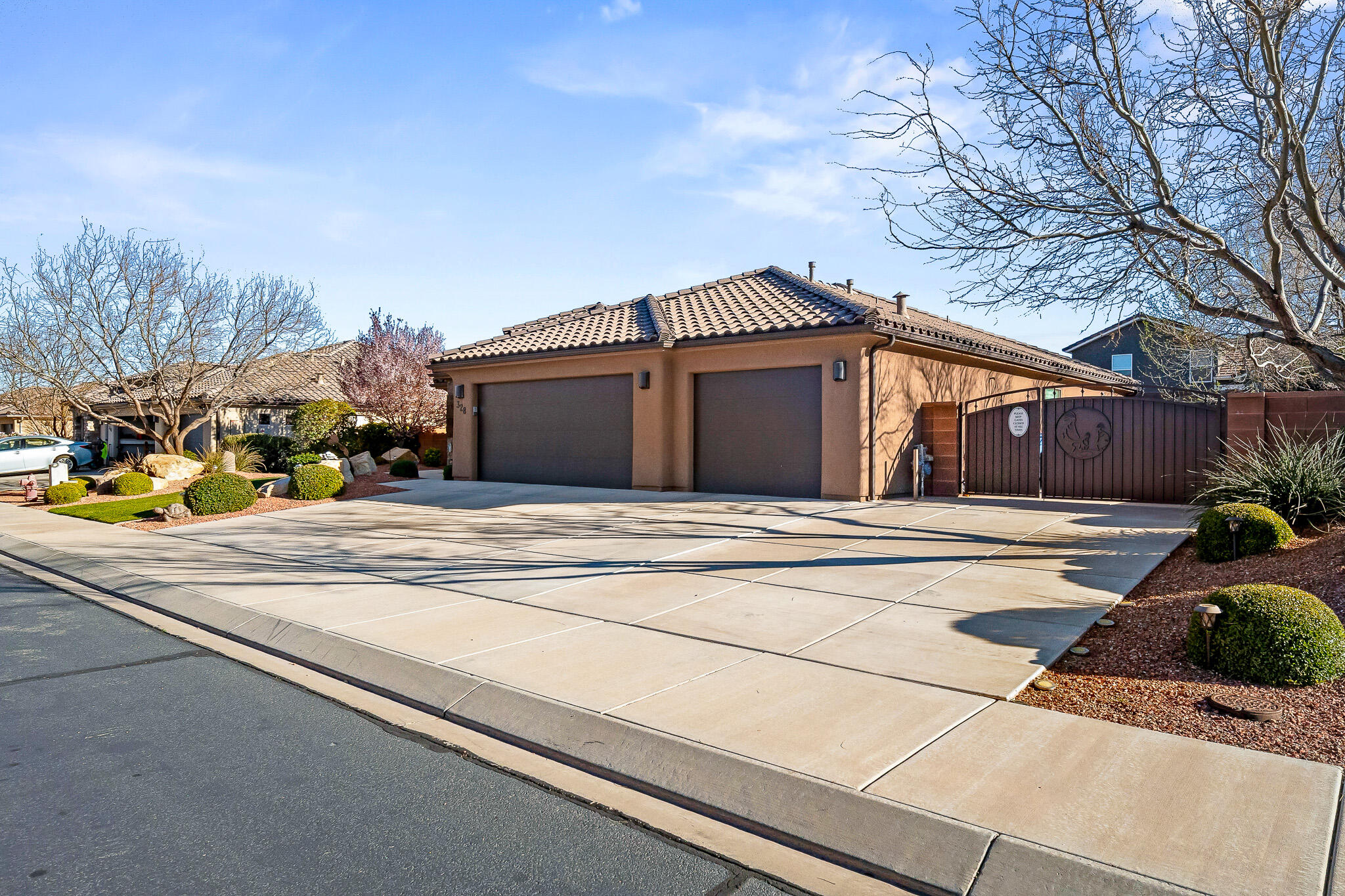 DESERT ROSE - Residential