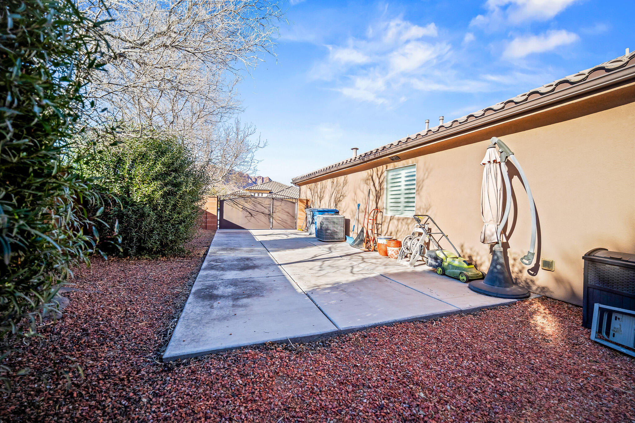 DESERT ROSE - Residential