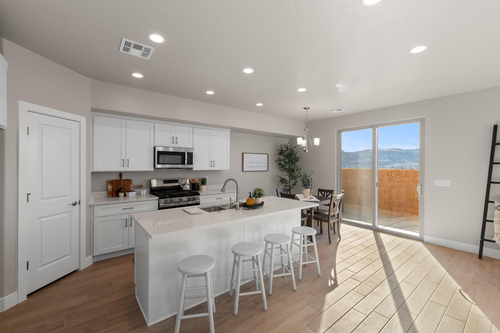 HURRICANE HEIGHTS TOWNHOMES - Residential