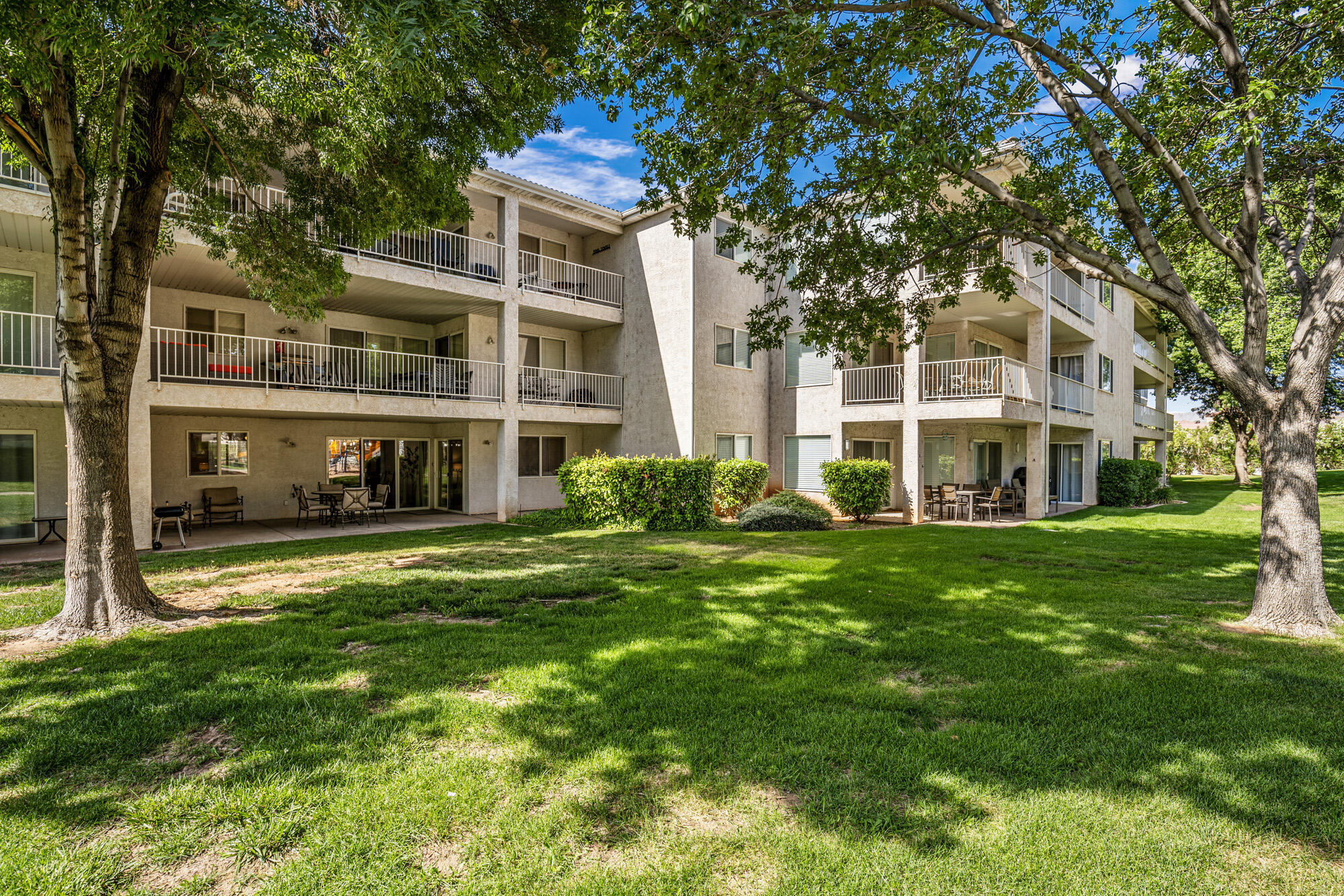 LAS PALMAS RESORT CONDOS - Residential