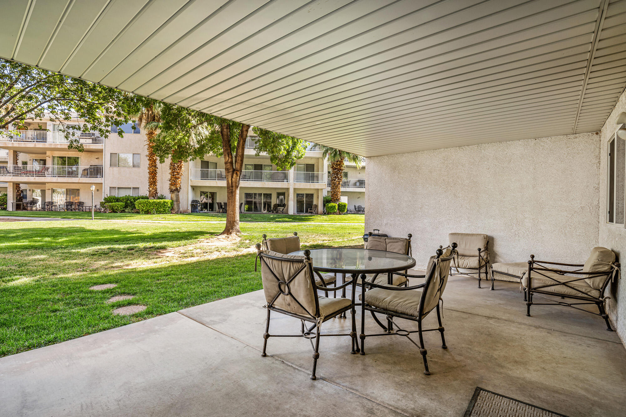 LAS PALMAS RESORT CONDOS - Residential