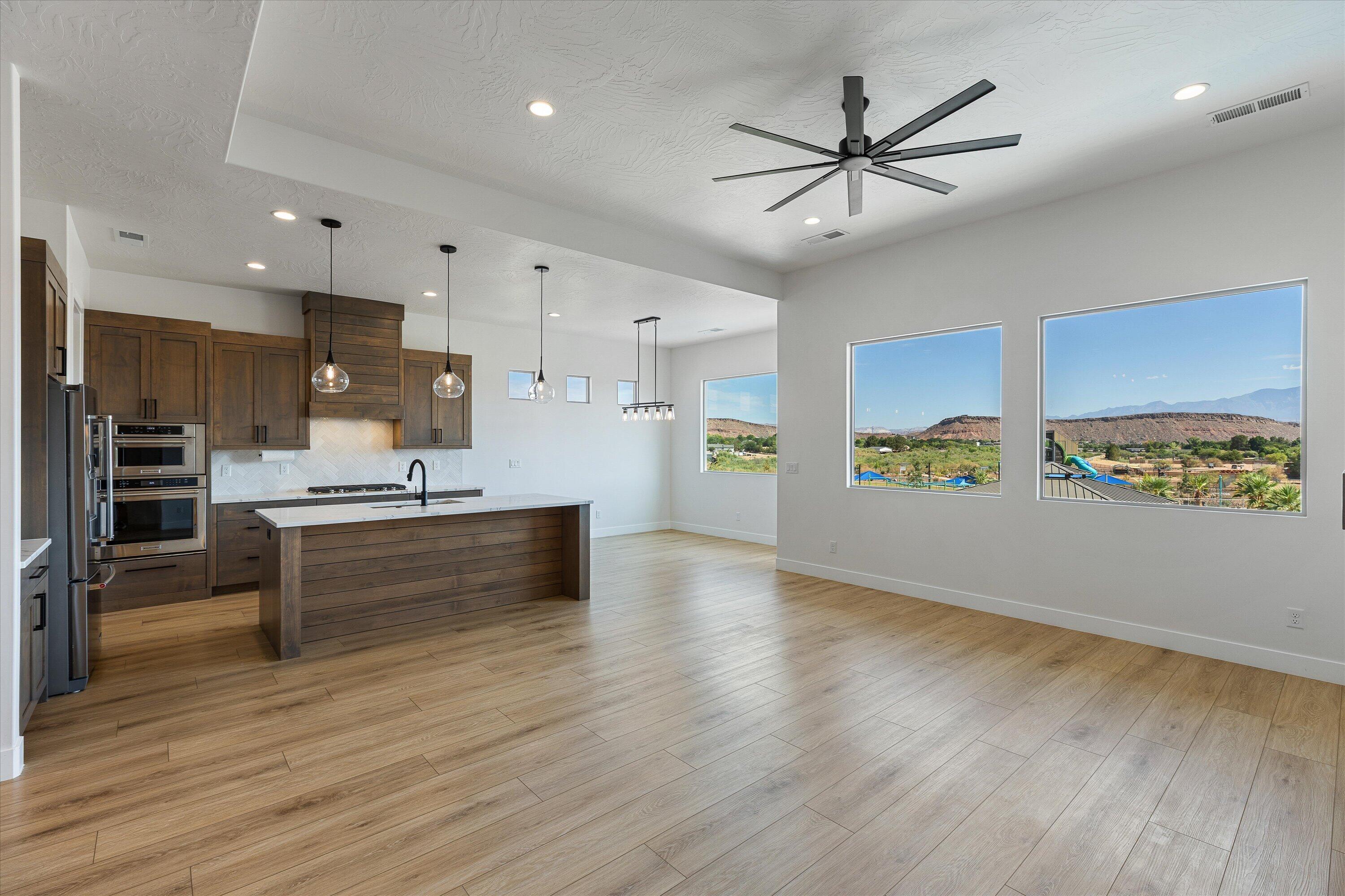 LAS COLINAS - Residential