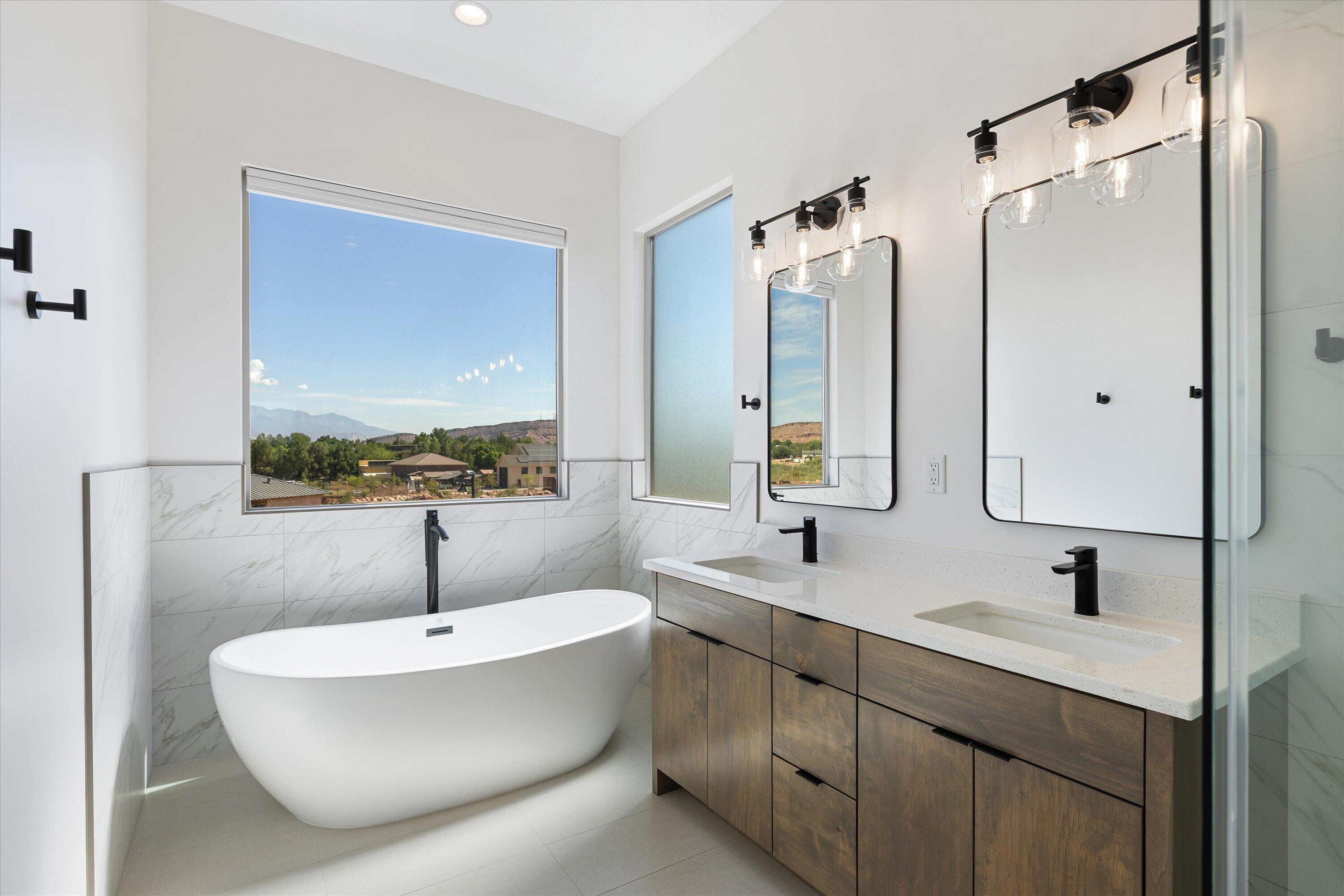 LAS COLINAS - Residential