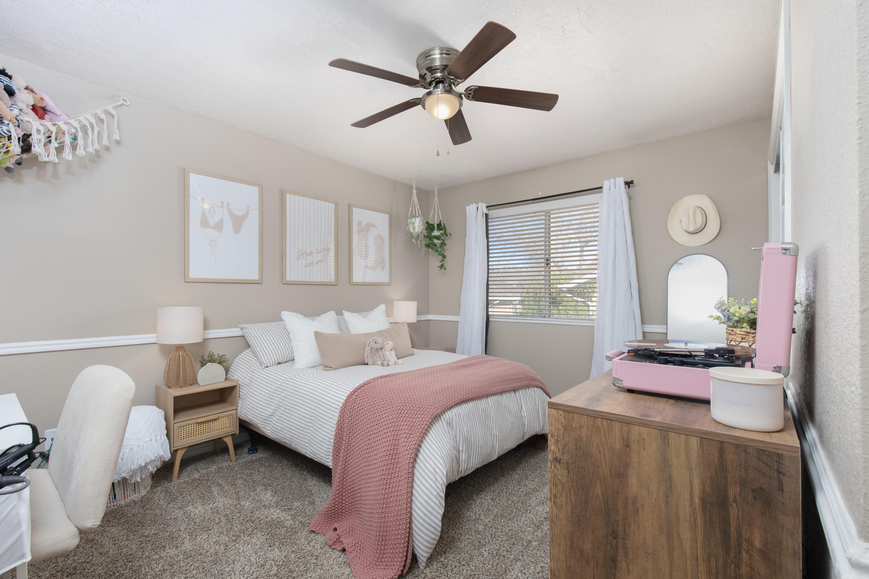 FLEETWOOD SQUARE CONDOS - Residential