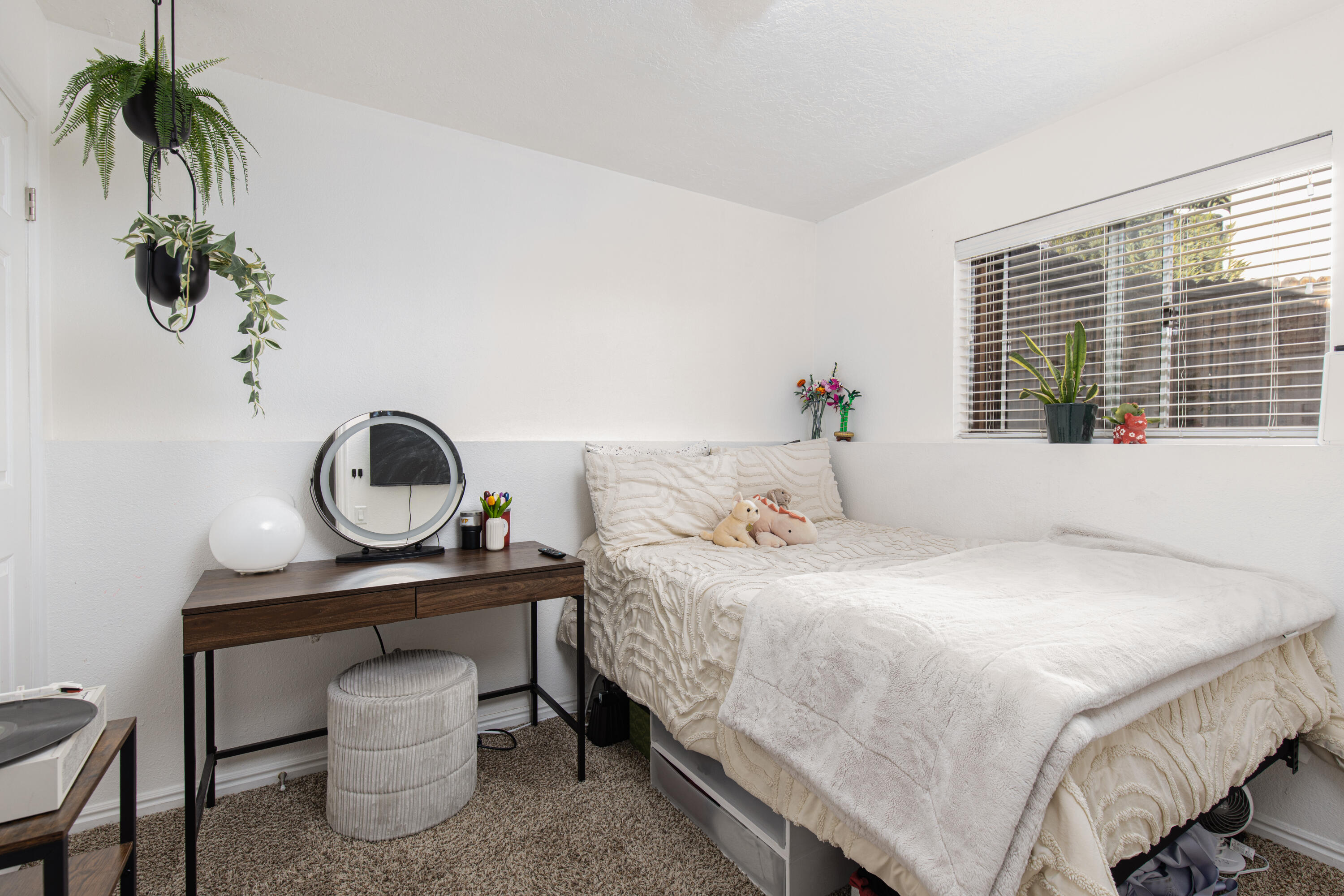 FLEETWOOD SQUARE CONDOS - Residential