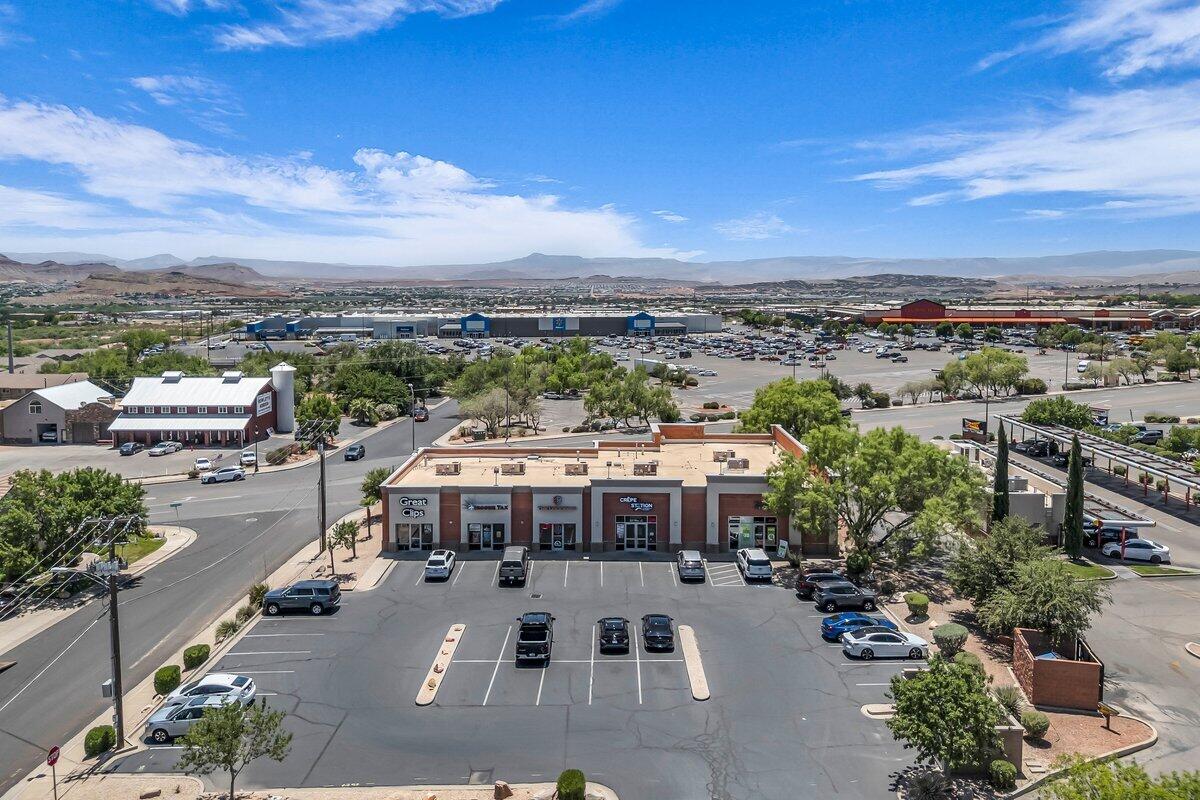 Prime retail space available near the high-traffic Green Springs Interchange. Located across the street from Walmart in Washington, this location offers excellent visibility, access, and high Average Daily Traffic count. Suite 1B measures 1,545 SqFt. Lease for $24.48/SF Annually + NNN. Buyer to verify all information, deemed reliable, however buyer to verify all info including utilities, rental restrictions, and HOA information if applicable.