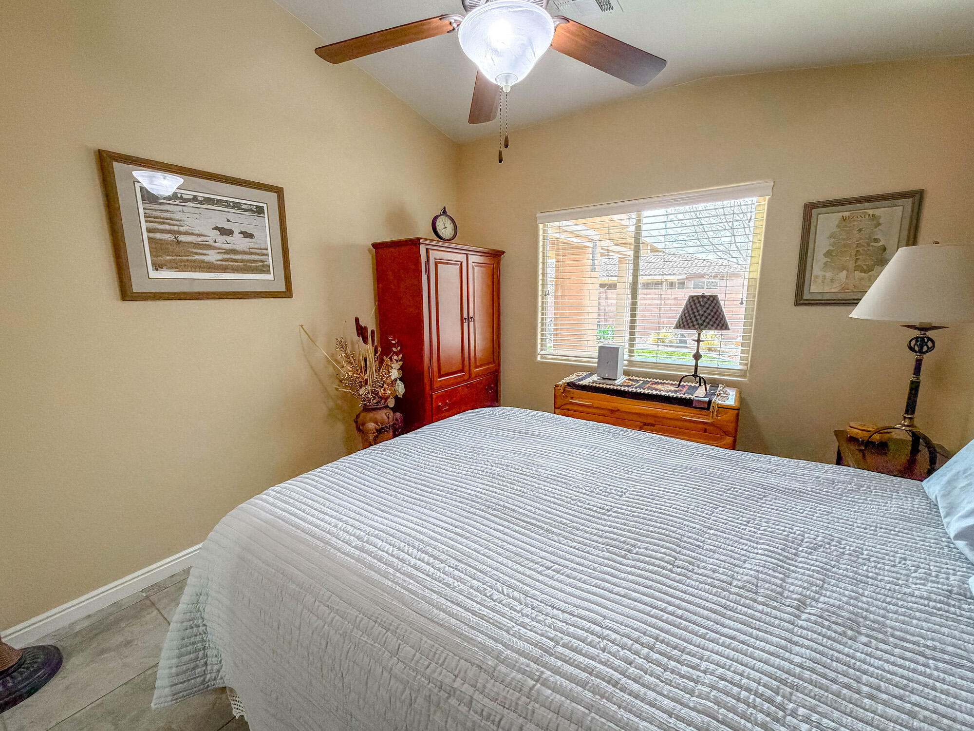 ROCK HAMPTON - Residential