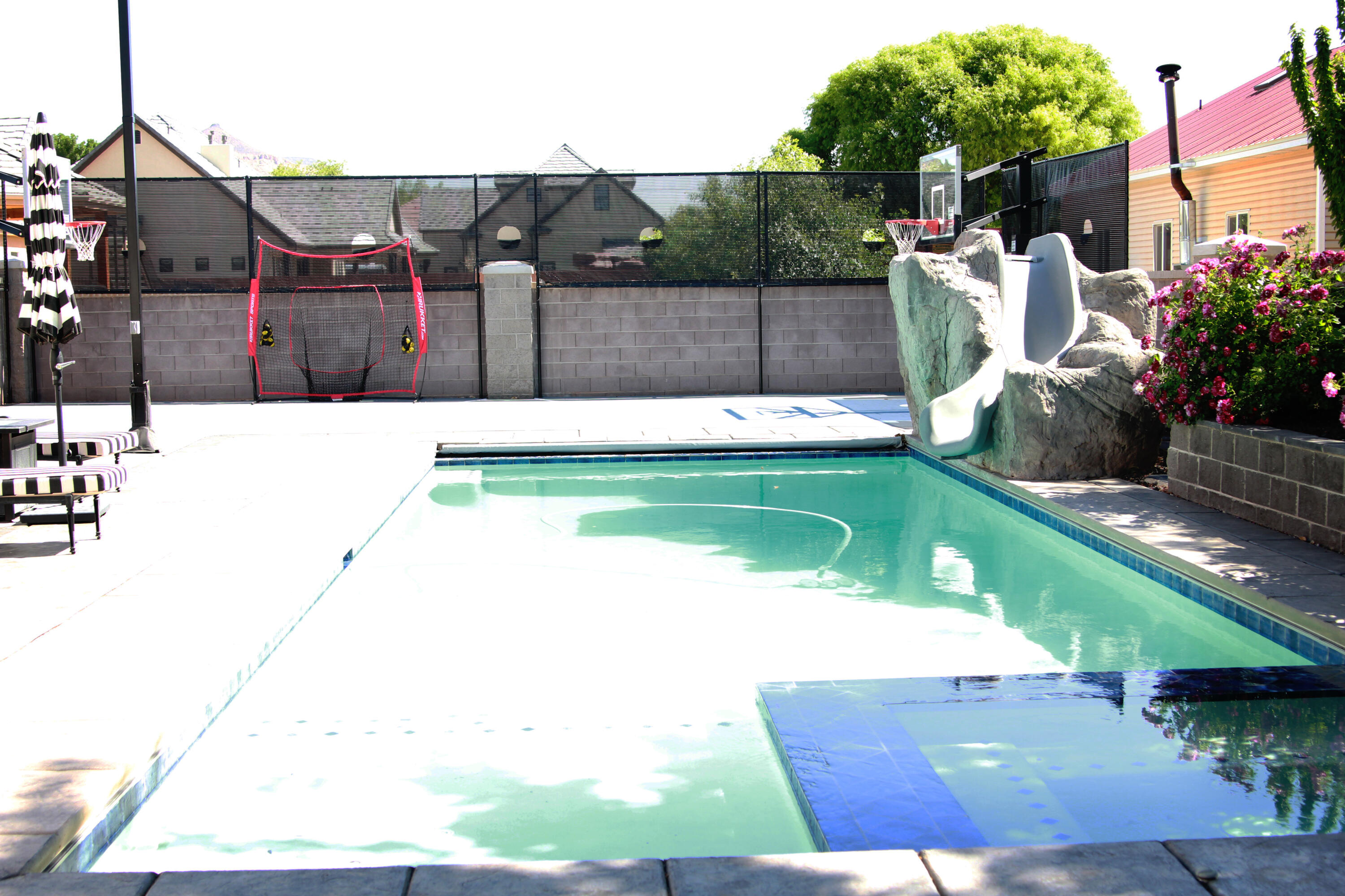WINDSOR ESTATES - Residential