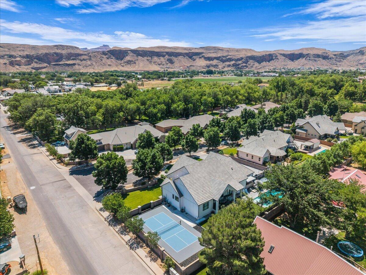 WINDSOR ESTATES - Residential