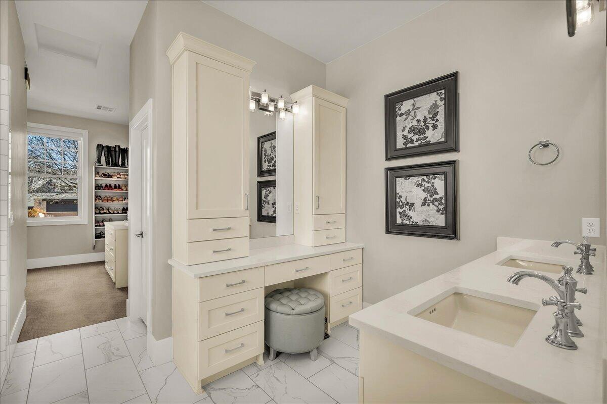 WINDSOR ESTATES - Residential