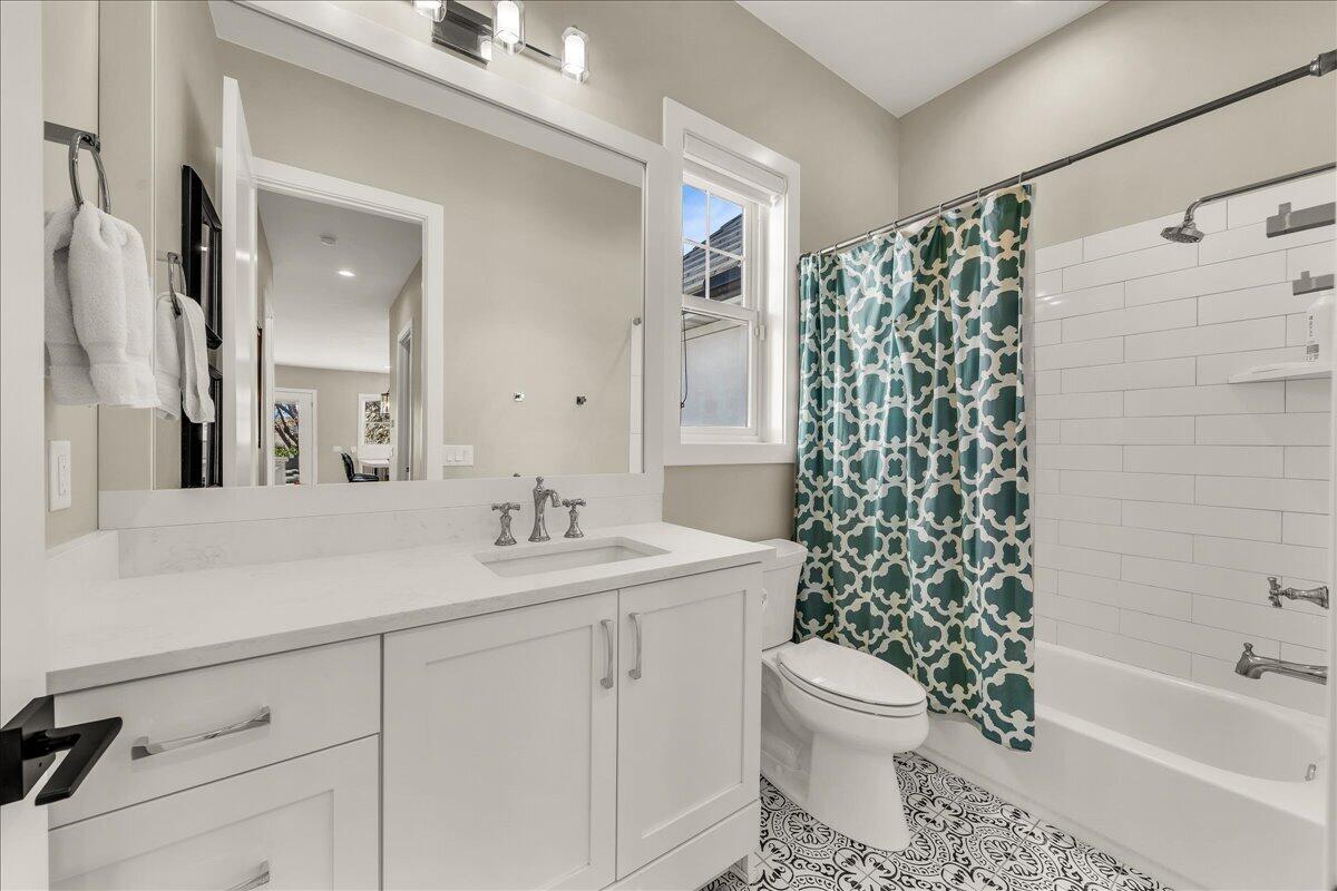 WINDSOR ESTATES - Residential