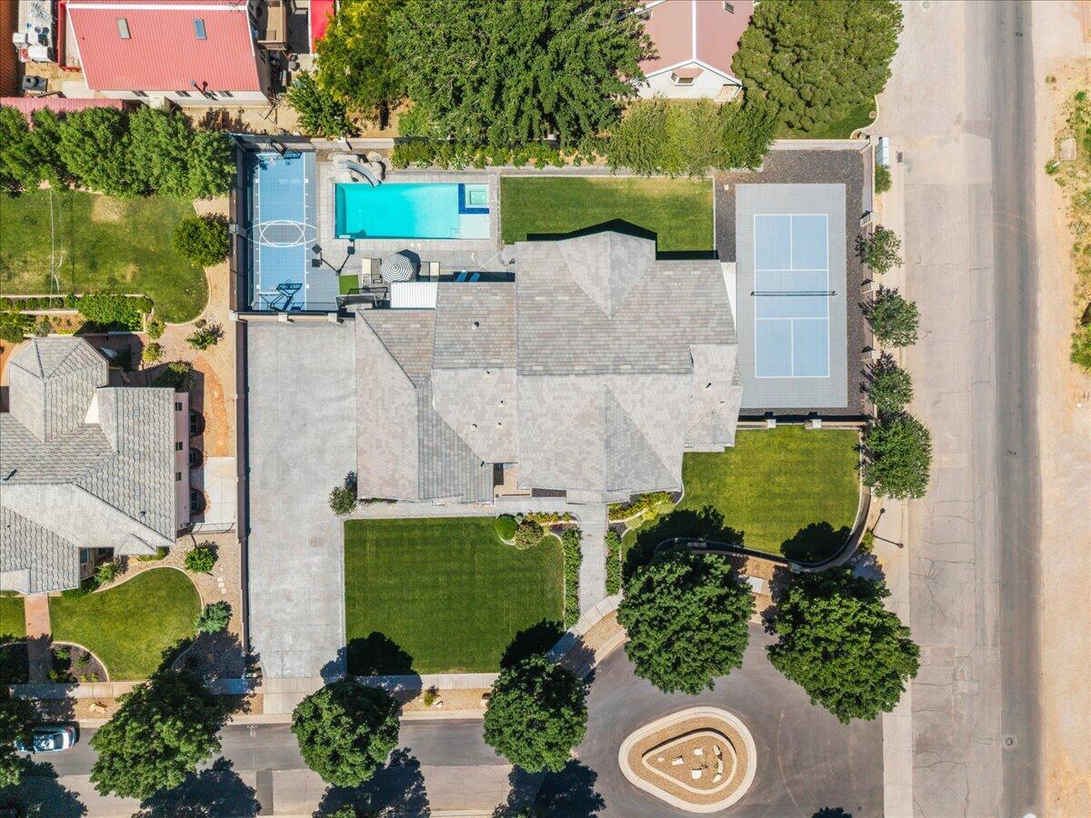 WINDSOR ESTATES - Residential