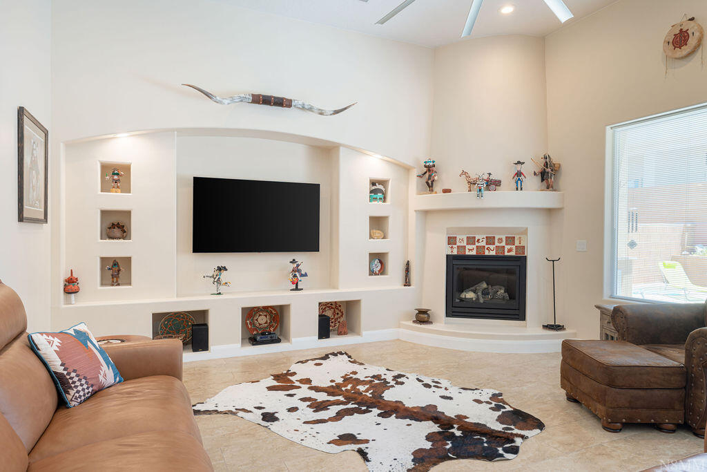 LEDGES OF SG WHITE ROCKS - Residential