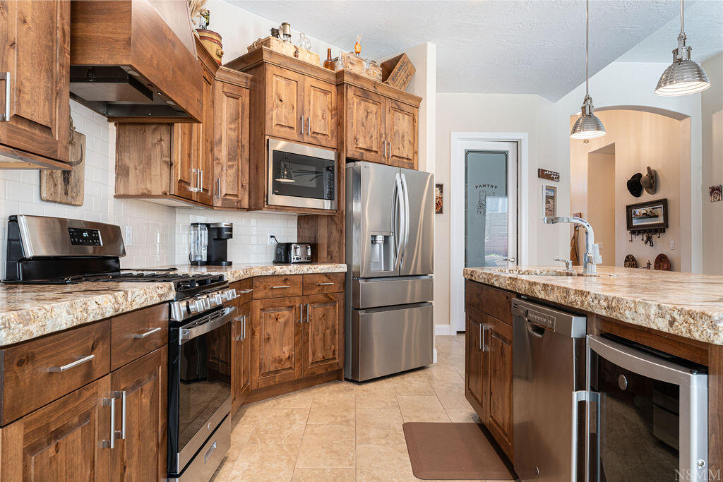 LEDGES OF SG WHITE ROCKS - Residential