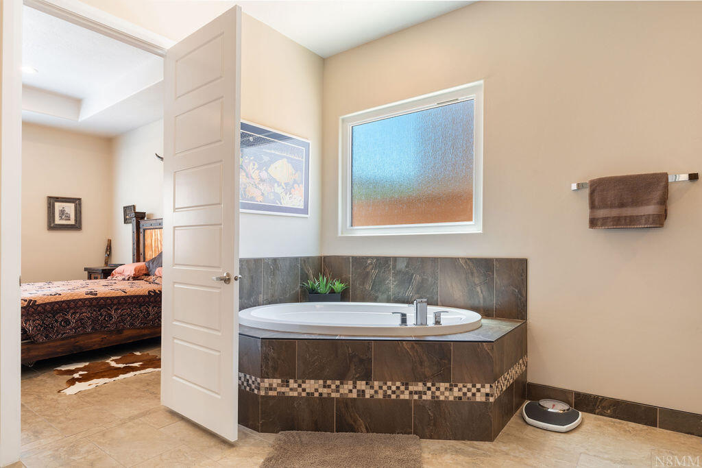 LEDGES OF SG WHITE ROCKS - Residential