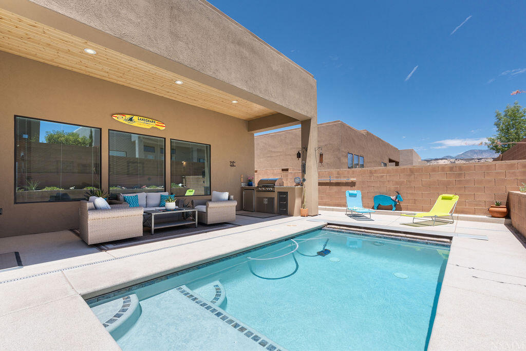 LEDGES OF SG WHITE ROCKS - Residential