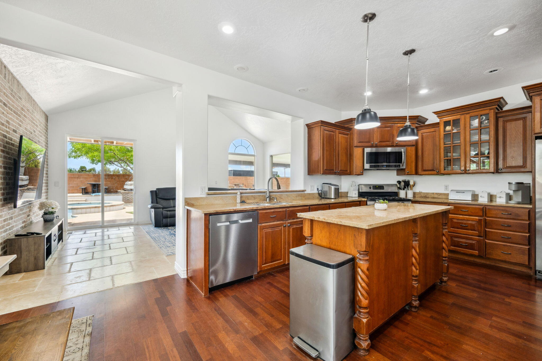 SAGE HOLLOW - Residential
