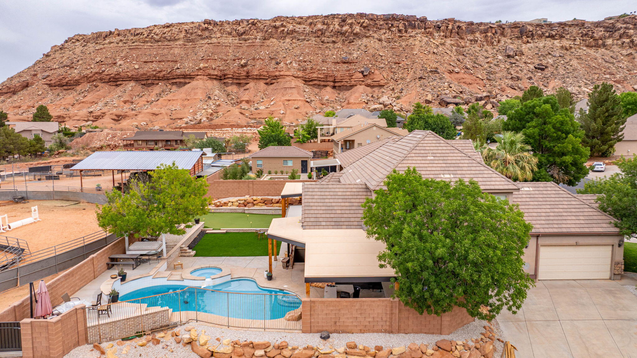 SAGE HOLLOW - Residential