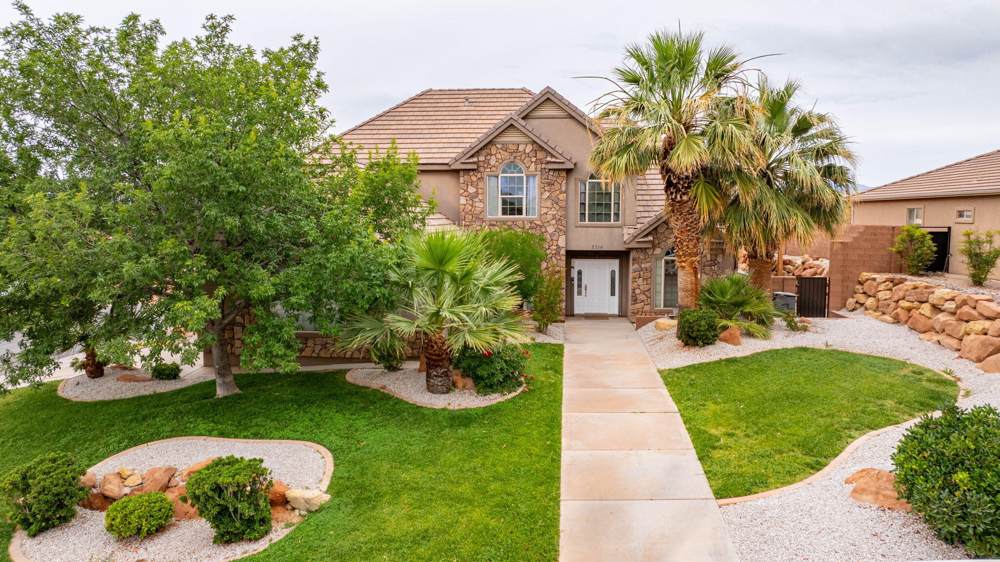 SAGE HOLLOW - Residential