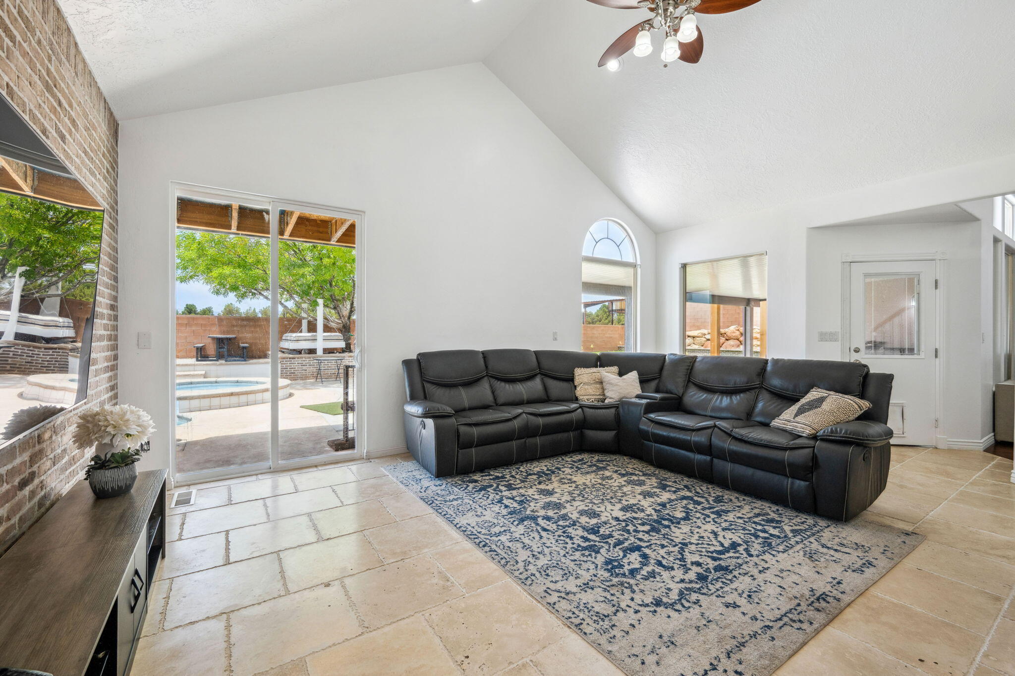 SAGE HOLLOW - Residential