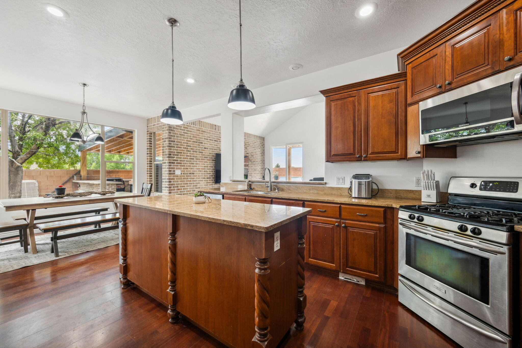 SAGE HOLLOW - Residential