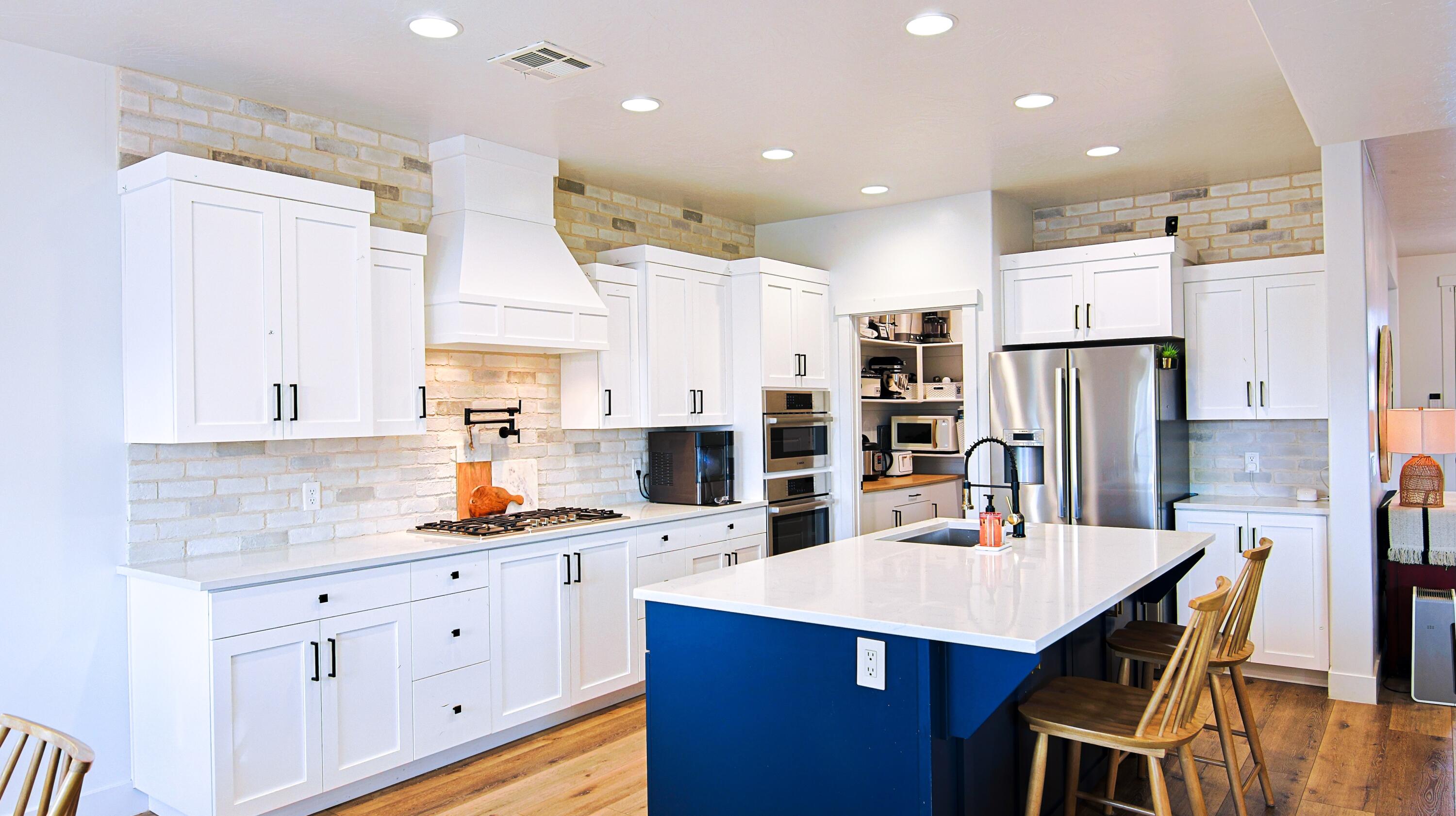 SAGE CANYON - Residential