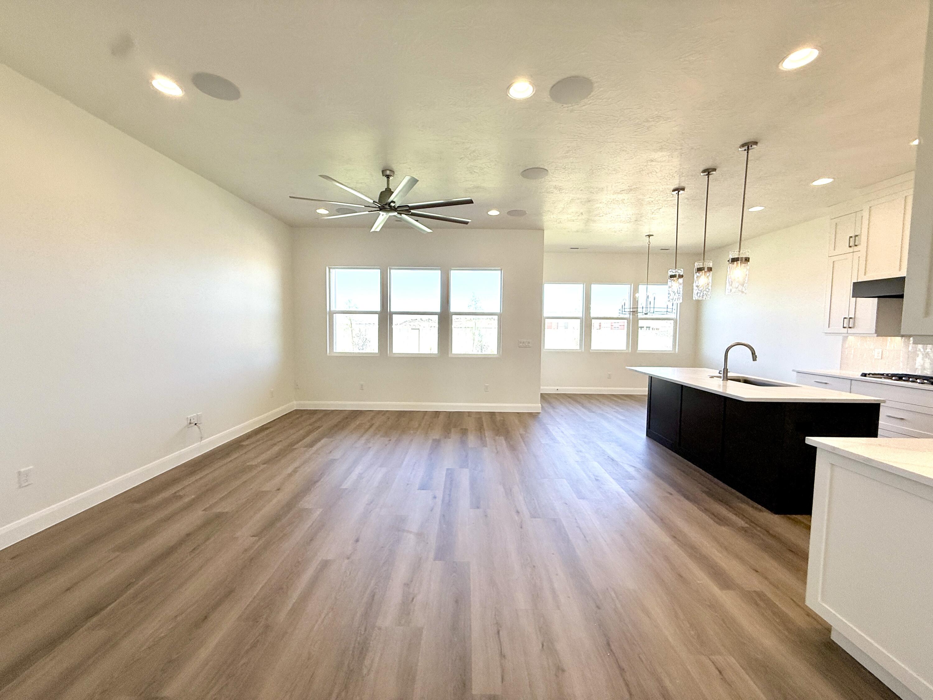 FRANKLIN FIELDS - Residential