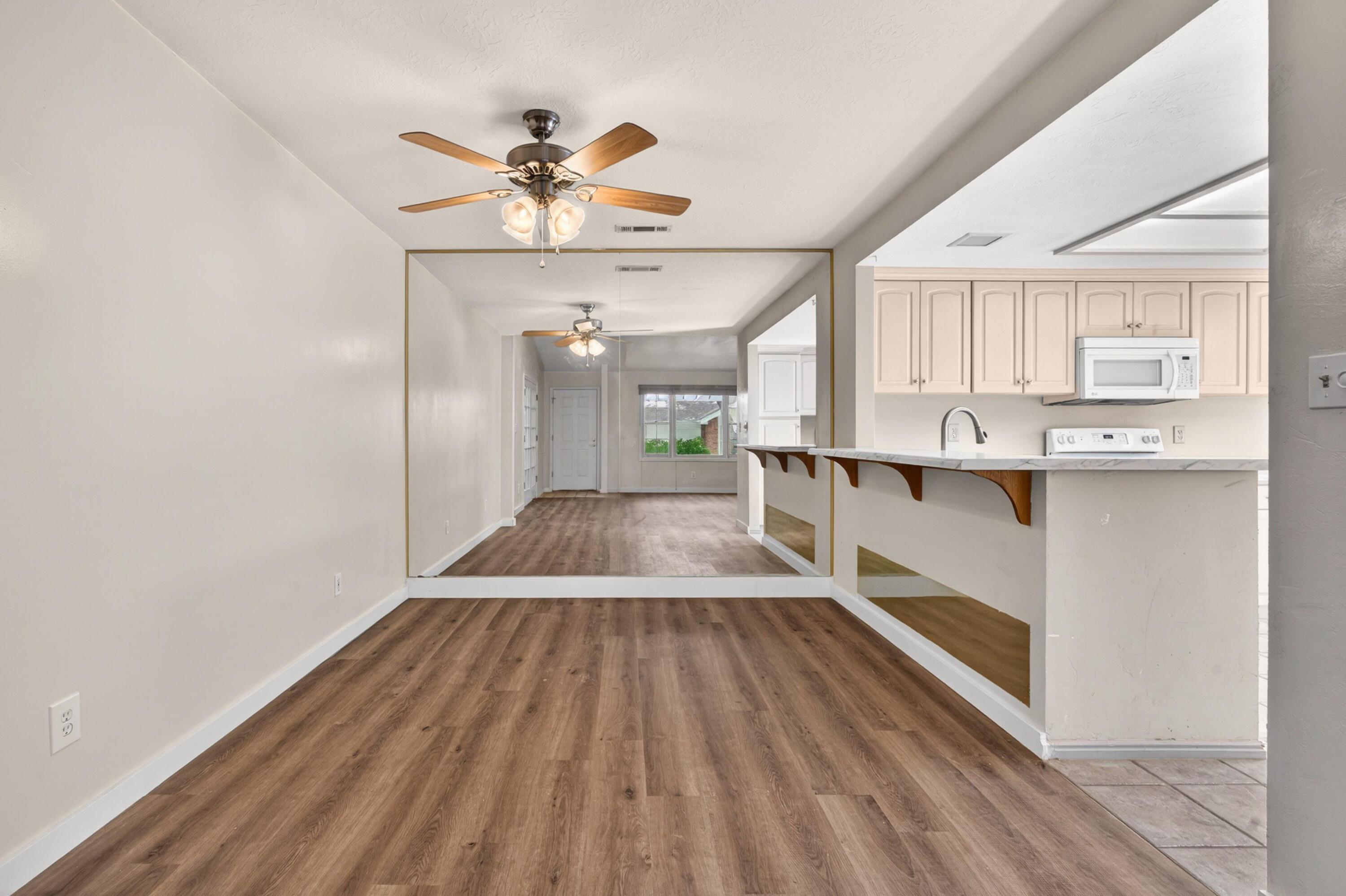 RED CANYON TOWNHOMES - Residential