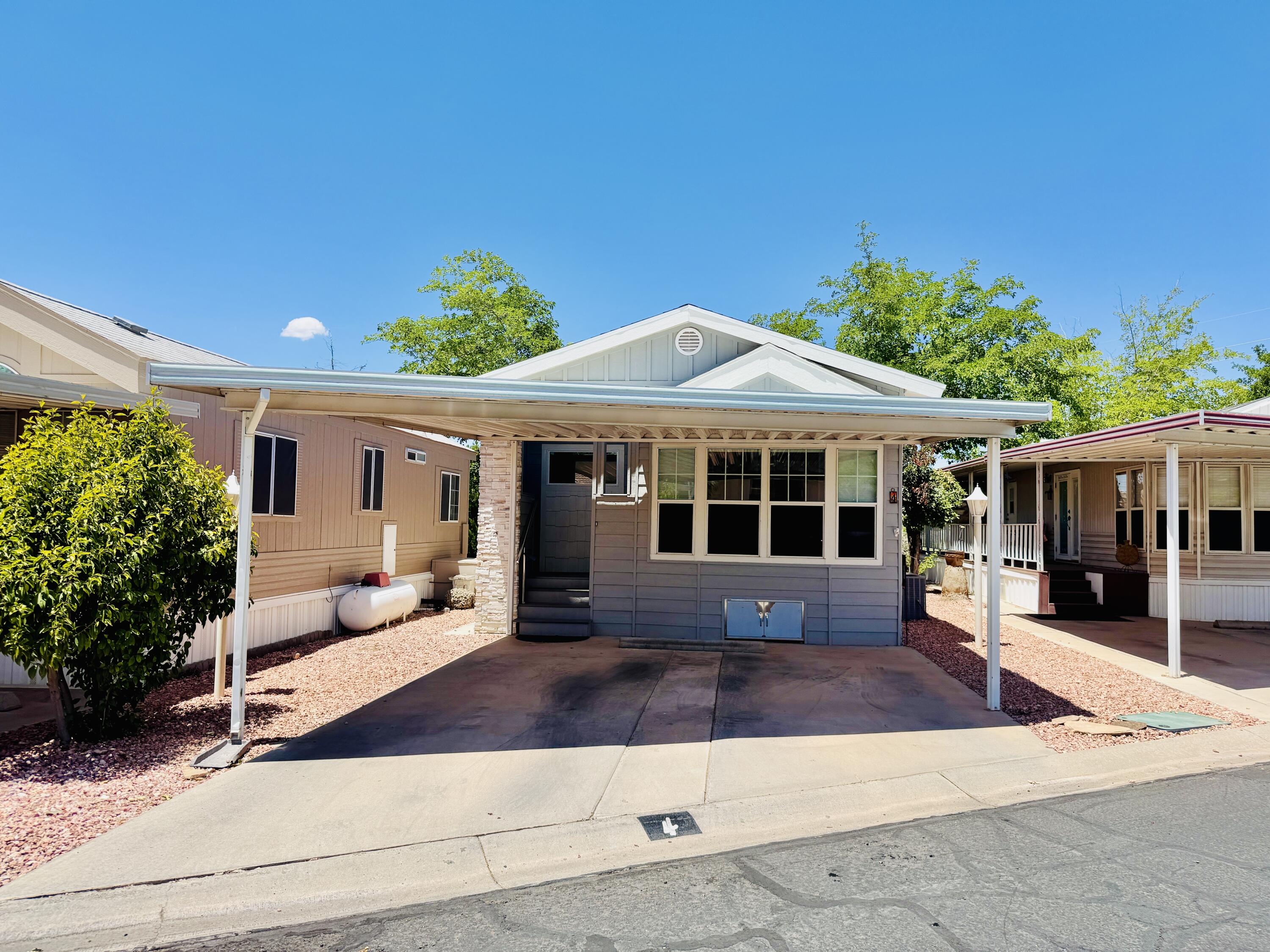 PALMS OF ST GEORGE - Residential