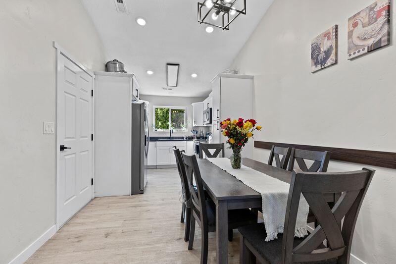 TWIN PALMS - Residential Income