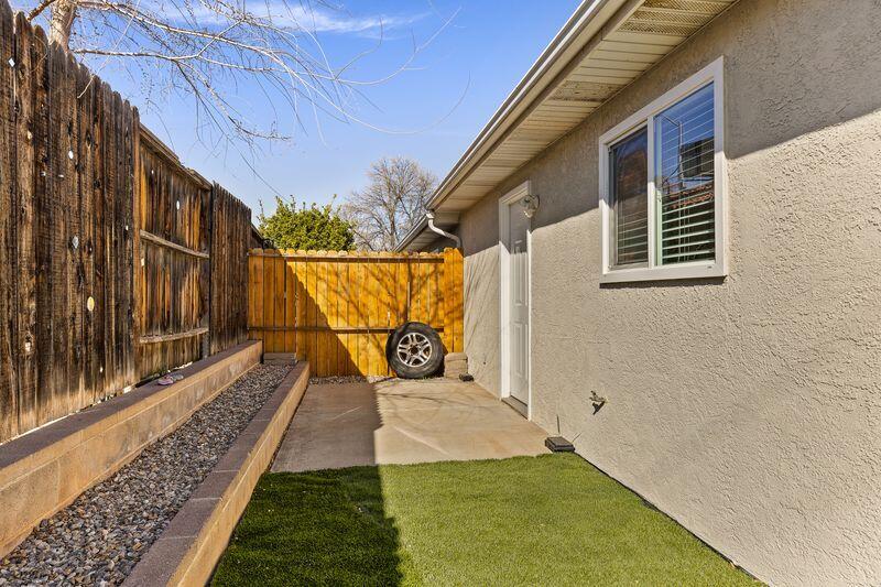 TWIN PALMS - Residential Income