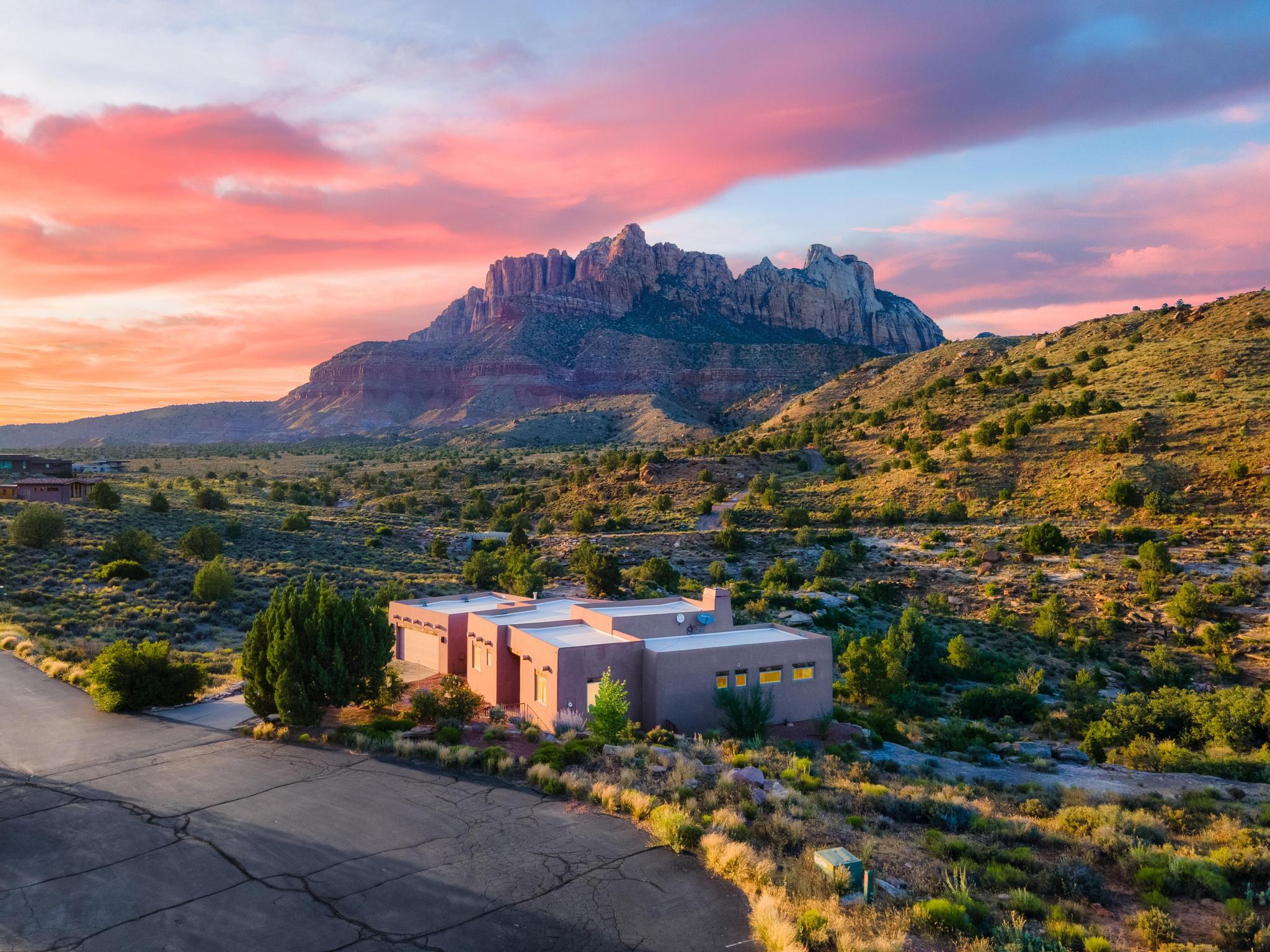 ANASAZI PLATEAU - Residential