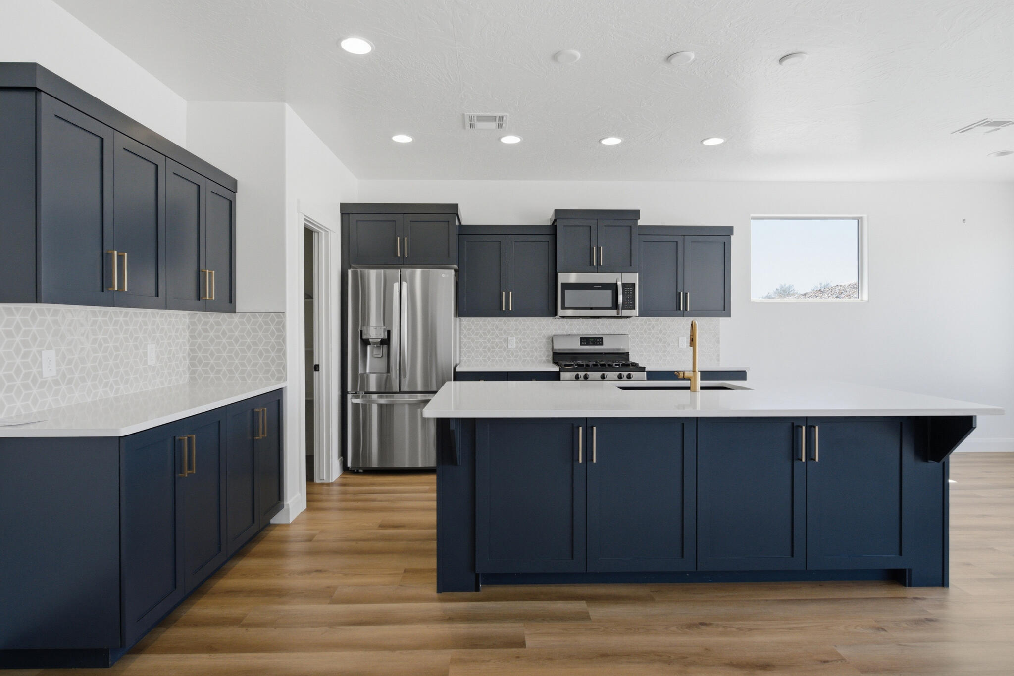 DESERT VISTA - Residential