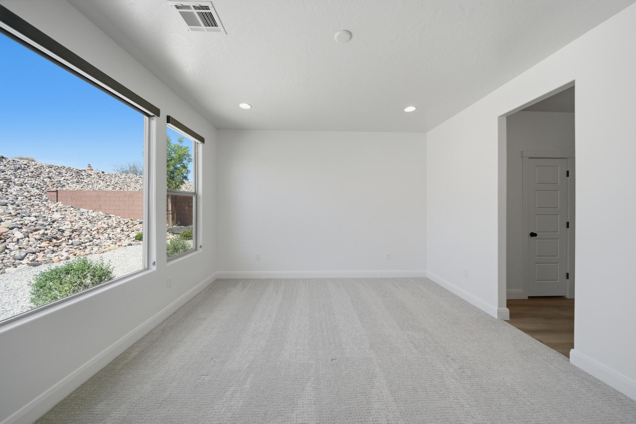 DESERT VISTA - Residential