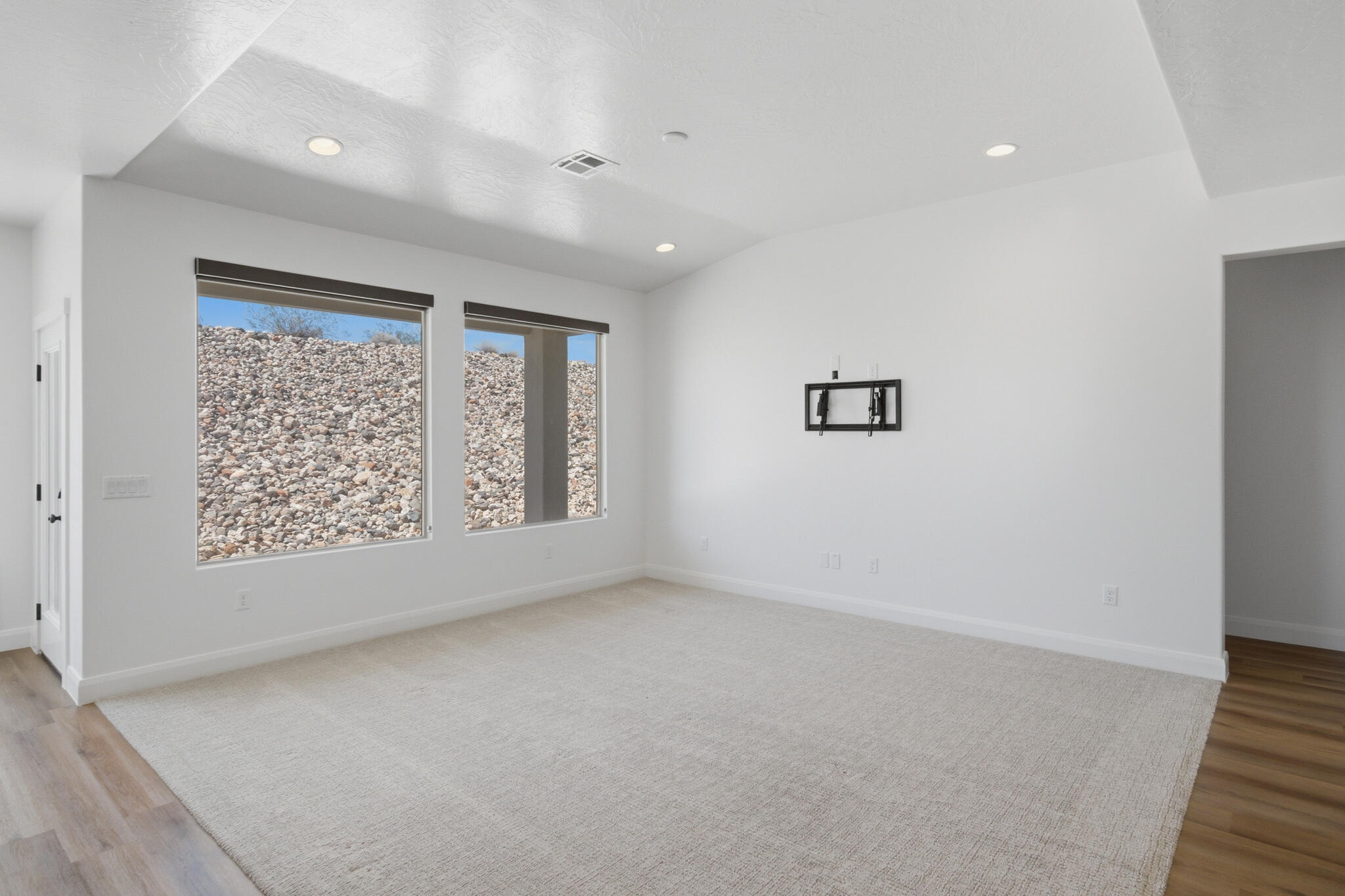DESERT VISTA - Residential