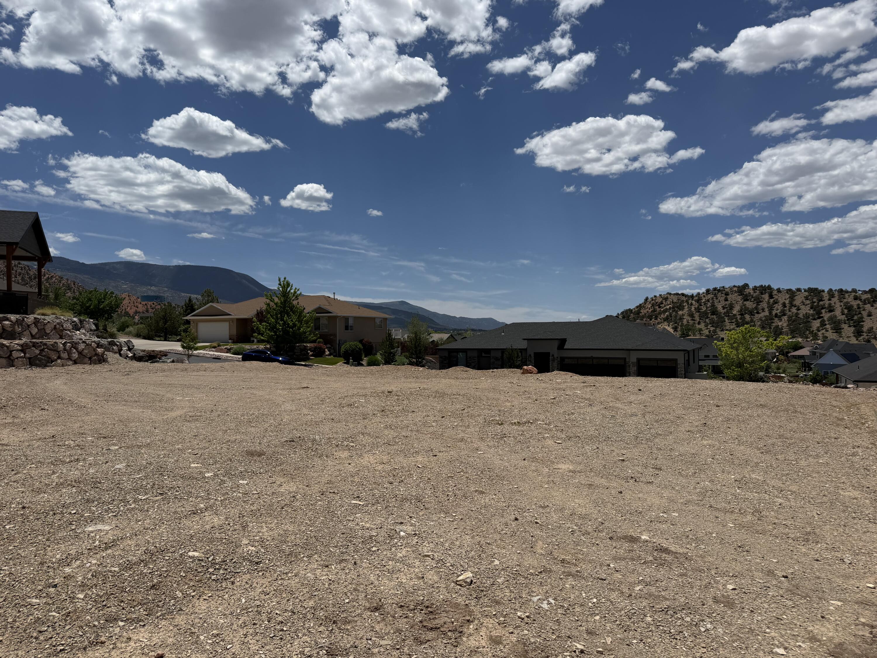 CANYON RIDGE - Land
