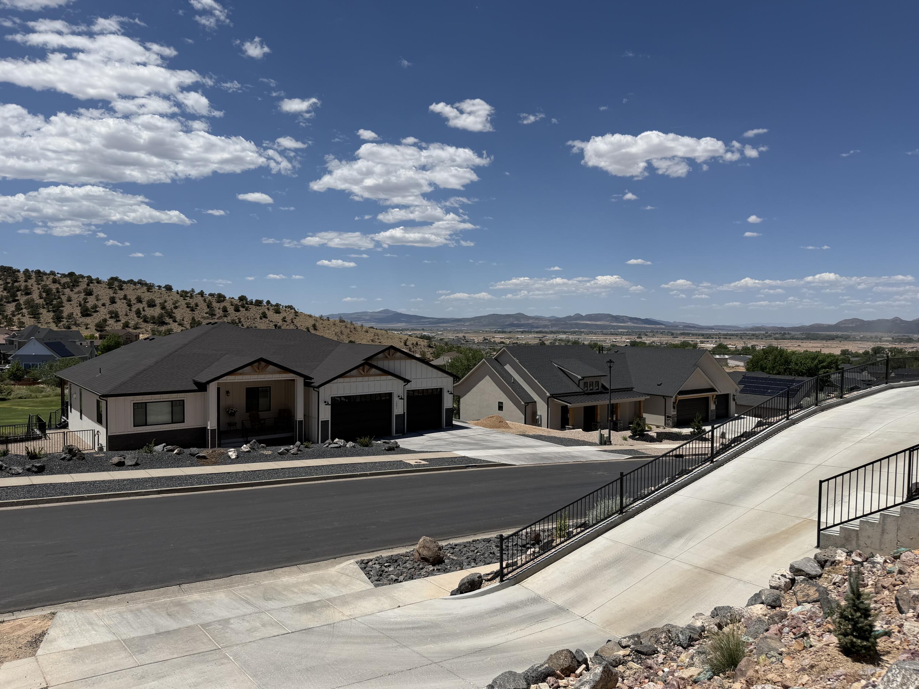 CANYON RIDGE - Land