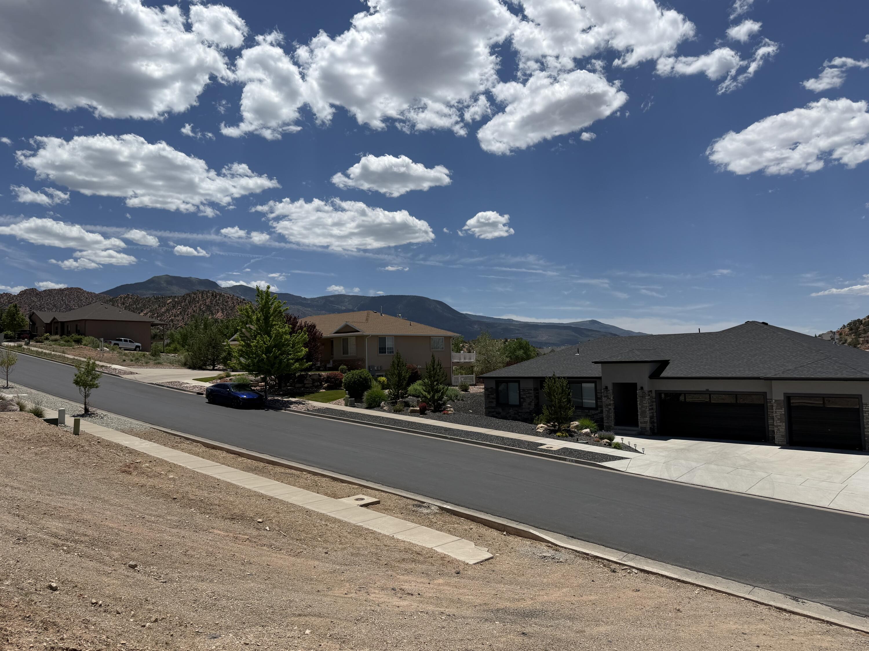 CANYON RIDGE - Land