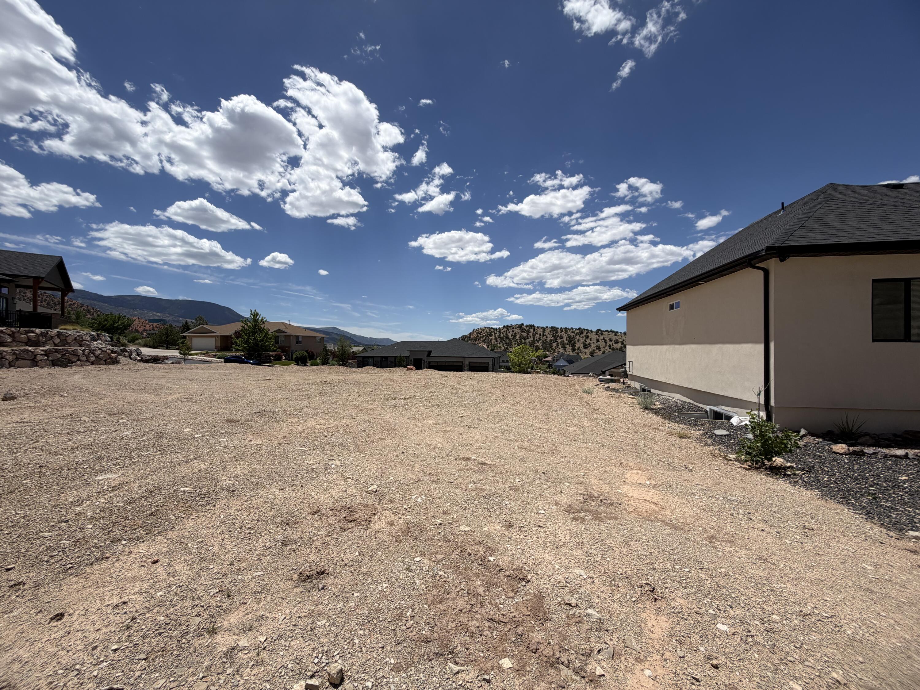 CANYON RIDGE - Land