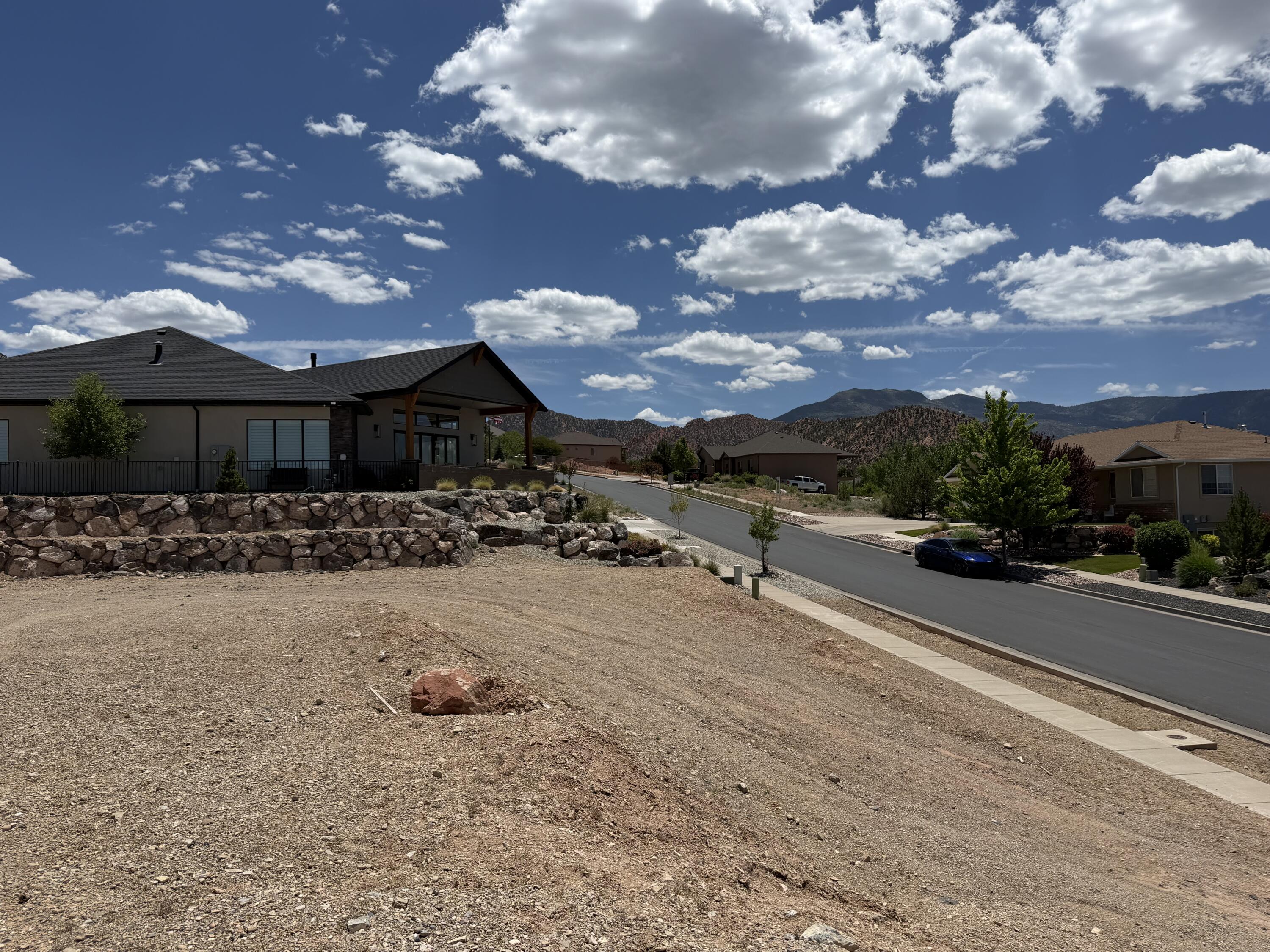 CANYON RIDGE - Land
