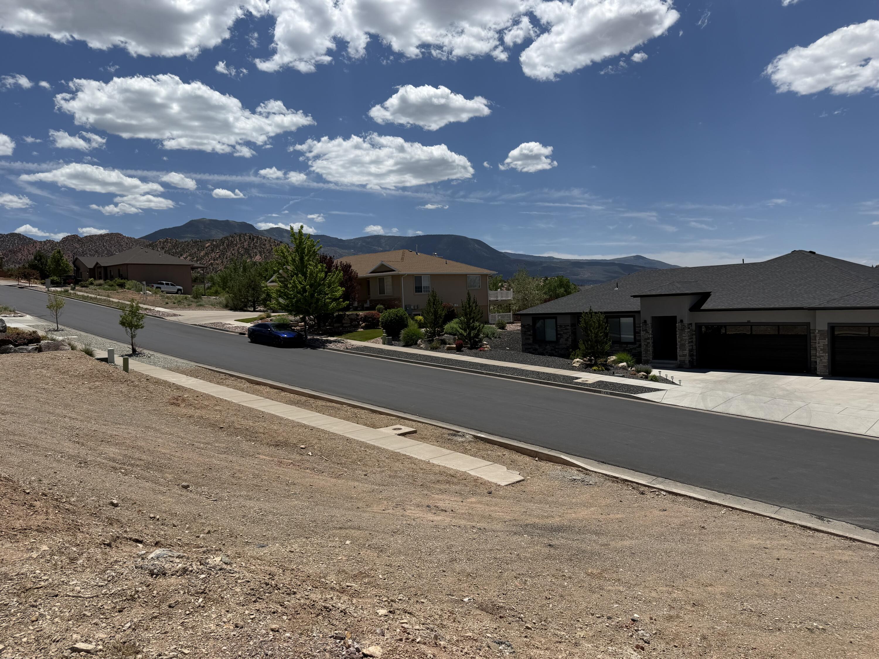 CANYON RIDGE - Land