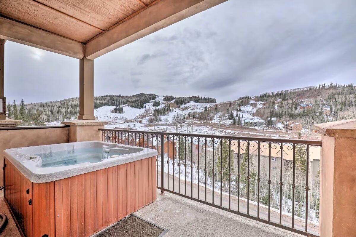 Amazing value and opportunity on this large premium ski-in/ski-out townhome at Brian Head's Giant Steps lift! Luxurious, yet comfortable, puts you right on the mountain with a jaw-dropping balcony view! Complete each day of skiing with a soak in the private hot tub, or ice skating, or a gathering around the community fire pit. In summer, trade your skis for ziplining, mountain biking, hiking, and ATV rides. No matter your activities, you'll cherish your time in this beautiful property. Fully furnished short term rental. 3 miles to Cedar Breaks and 57 miles to Bryce Canyon. 1031 Exchange