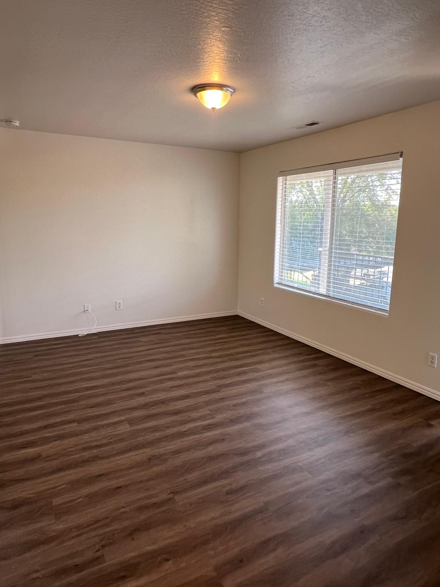 EASTMONT ACRES - Residential Income
