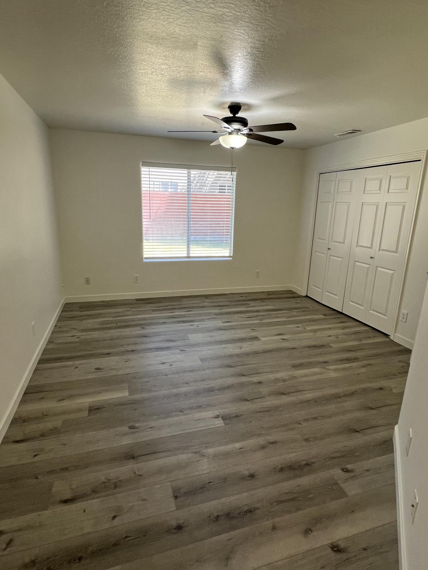 EASTMONT ACRES - Residential Income