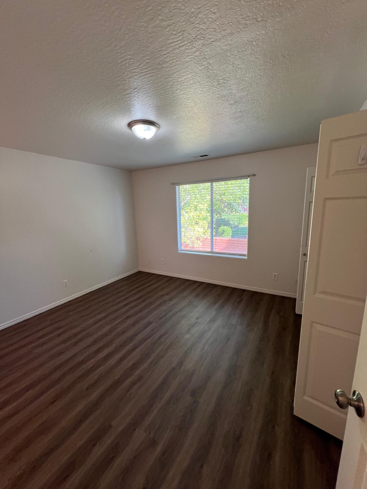 EASTMONT ACRES - Residential Income